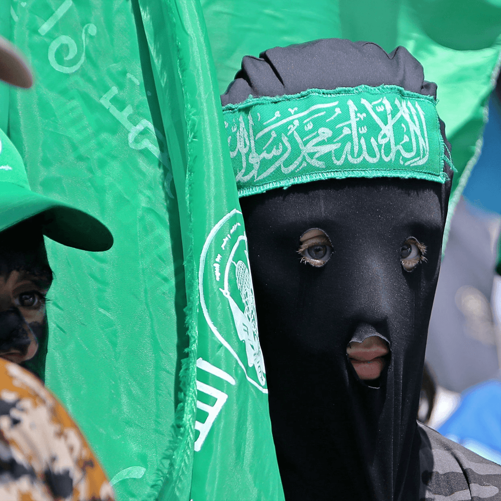 Will Hamas release 20+ hostages in a single day by Nov 15?