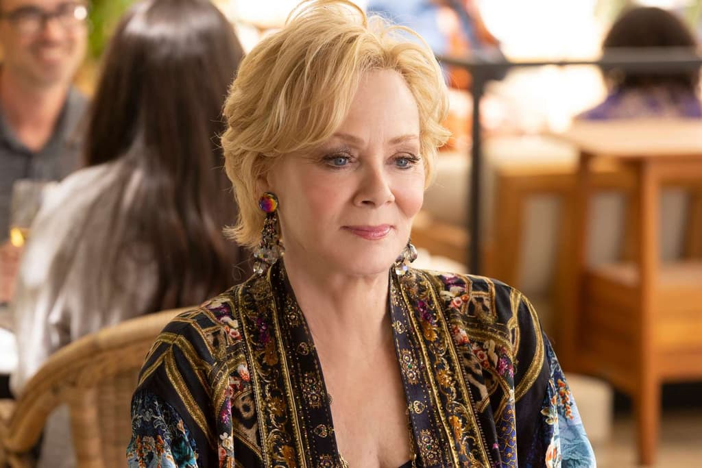 Jean Smart wins Best Comedy Actress? - Emmys