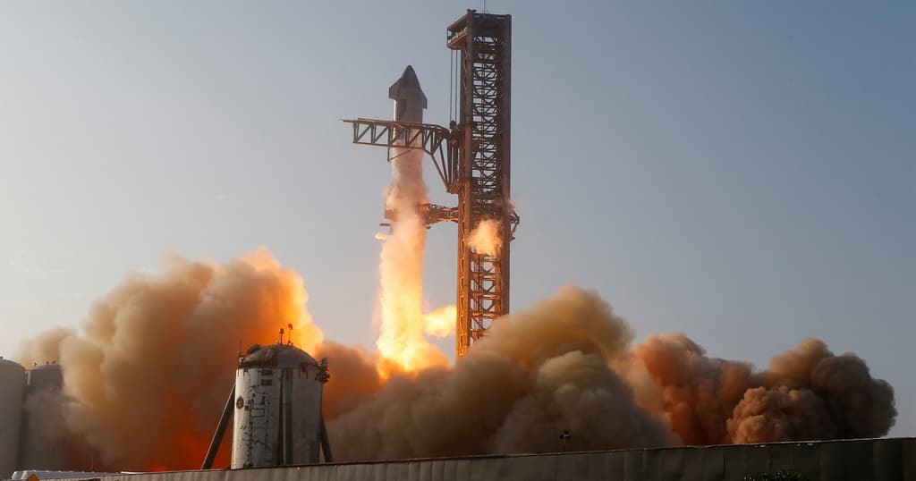 SpaceX 4th Starship launch survives re-entry?