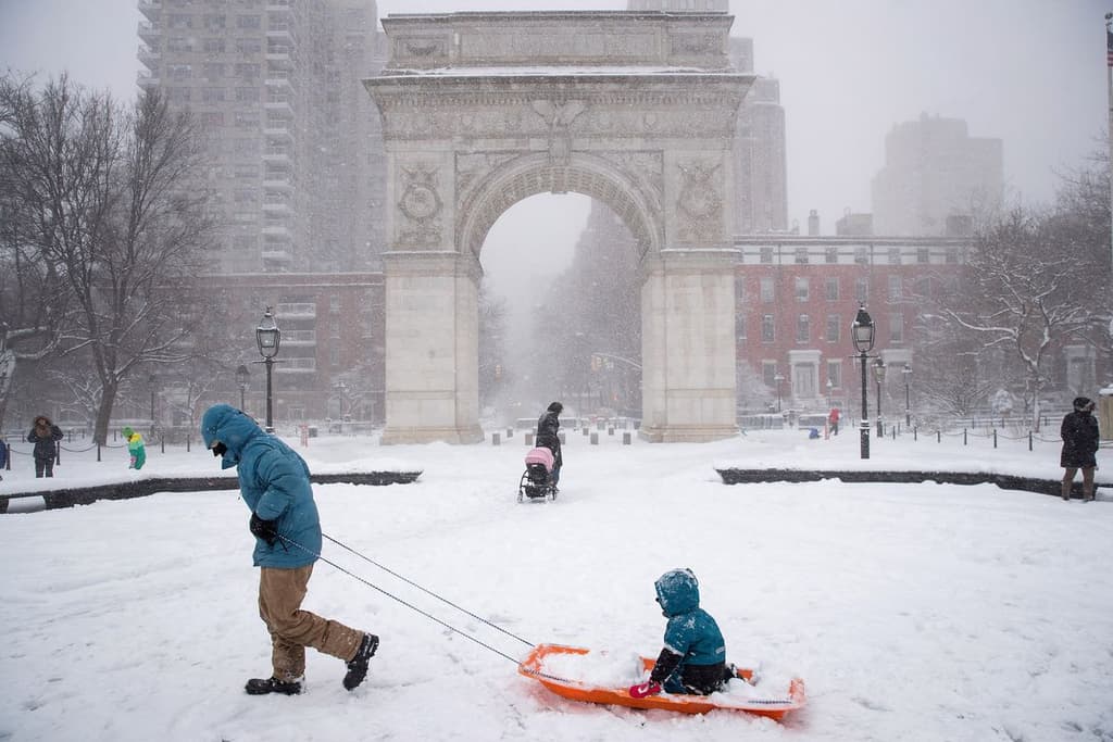 How many inches of snow in NYC this weekend? (Jan 24-26)